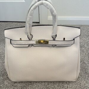 INSPIRED B BAG SIZE 35cm in Cream / milkshake